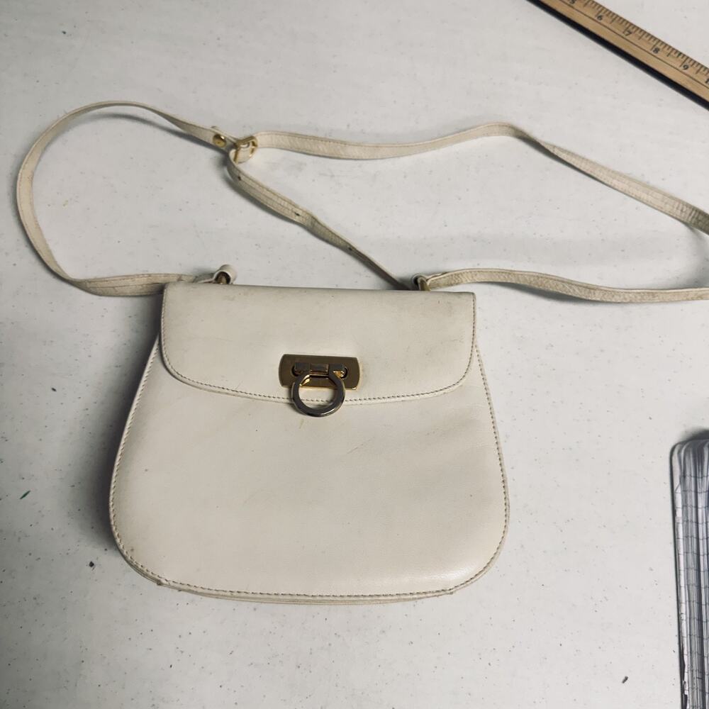 RO-EL Of Canada Vtg Bone/Ivory Leather Shoulder Bag Purse gold turn clasp flap